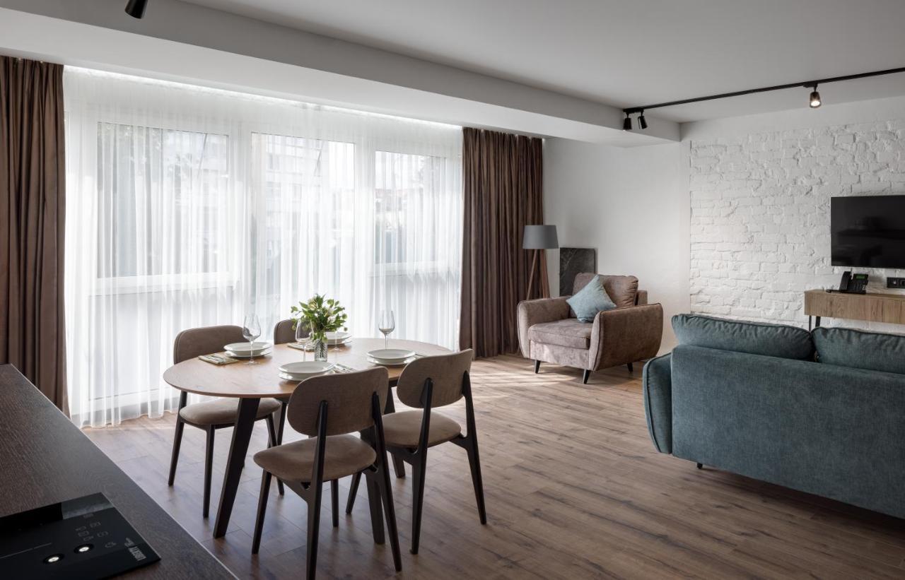 Apartel Oezjhorod Buitenkant foto