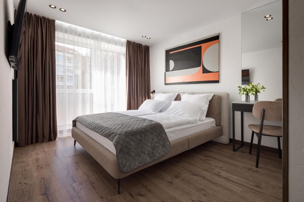 Apartel Oezjhorod Buitenkant foto